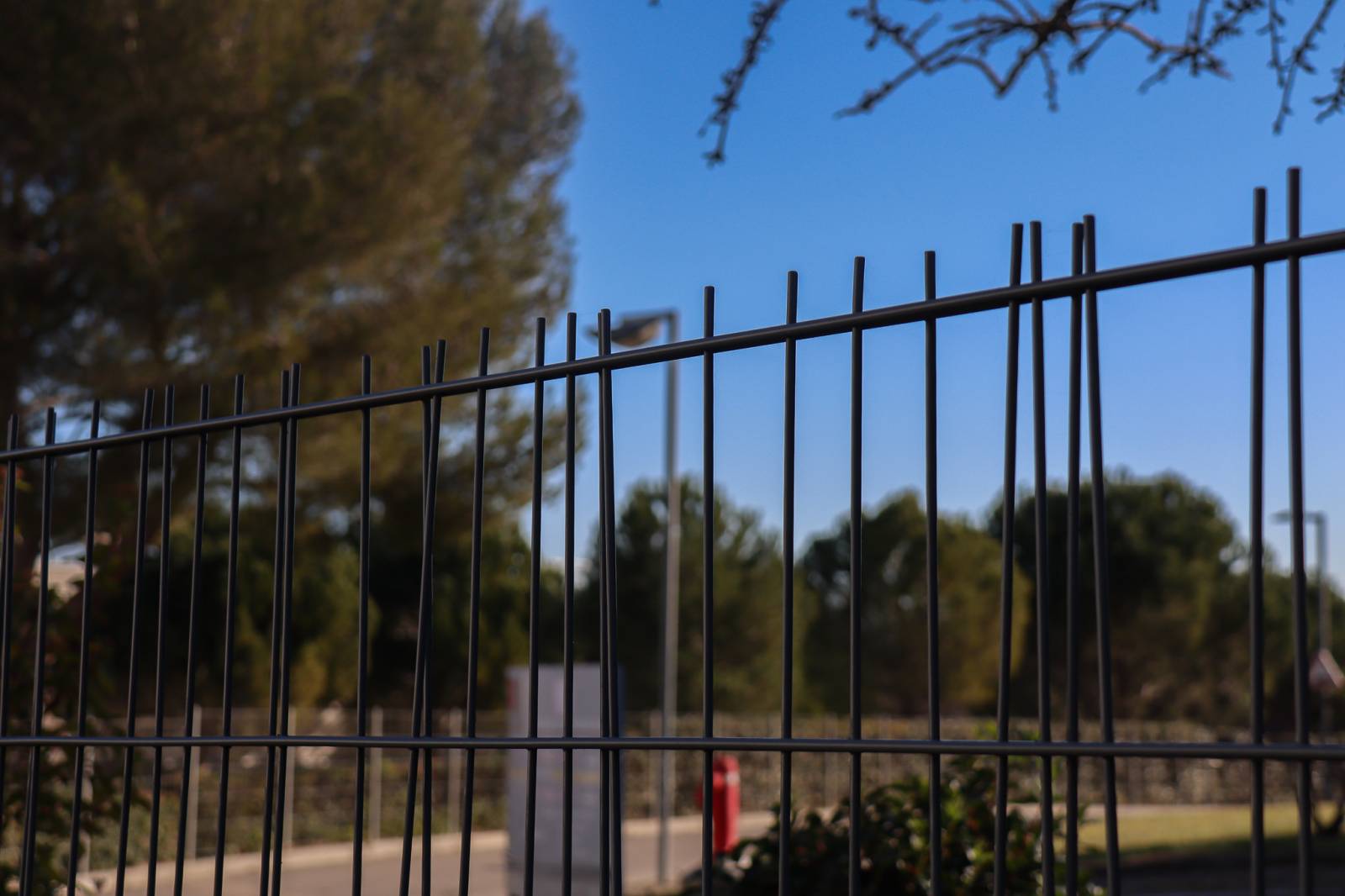 Installation d'une clôture barreaudée à Aix-en-Provence