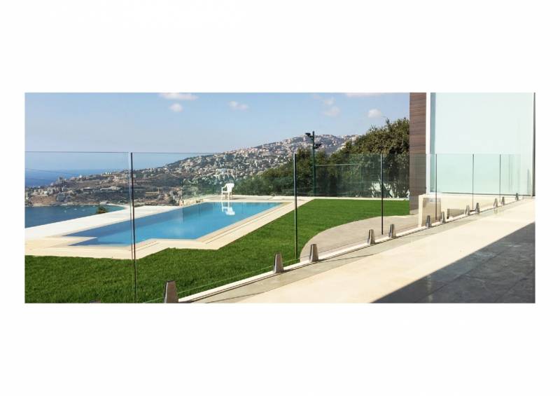 Installation de clôture piscine vitrée dans les Bouches du Rhône