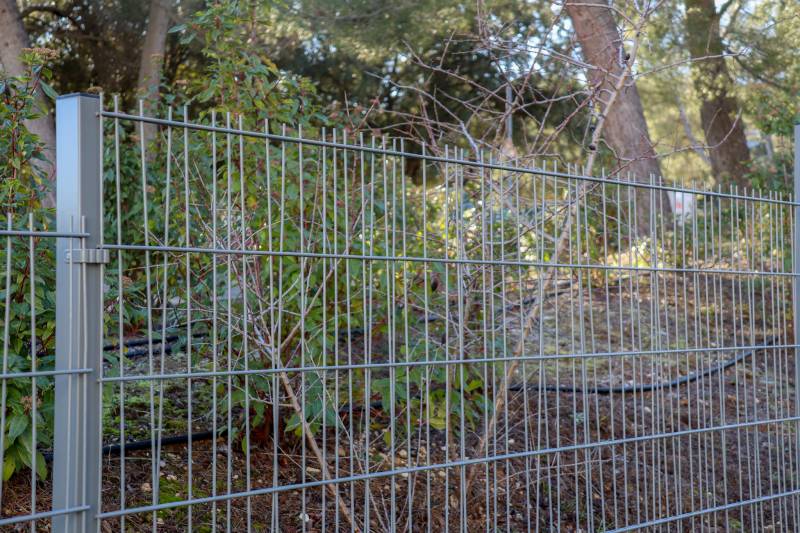 installateur de clôture rigide tendance bambou gris clair 
