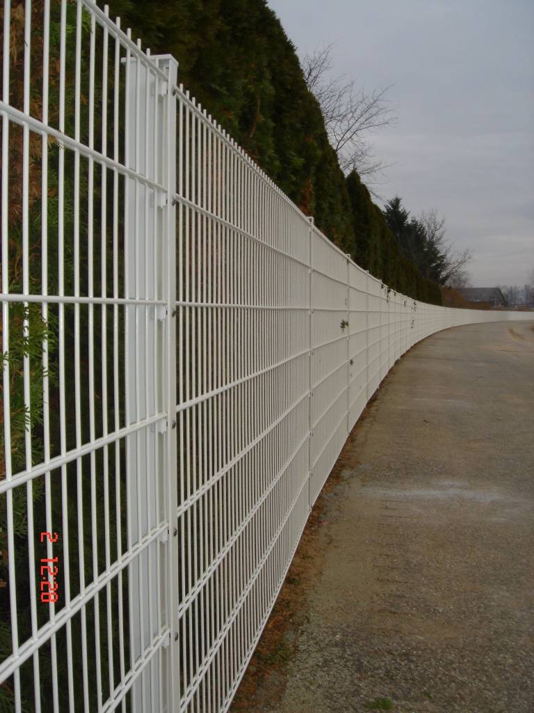 pose de clôture rigide double fils haute sécurité