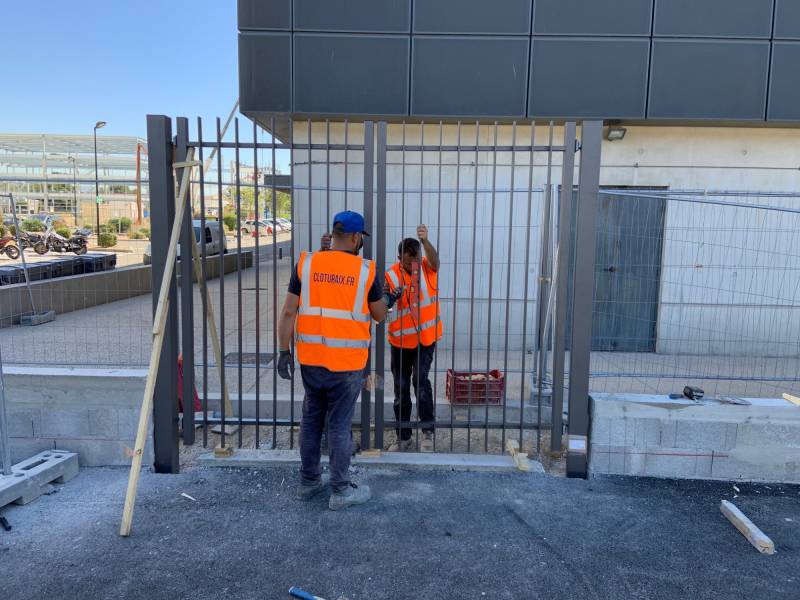 Professionnel travaux installation portail Marseille 13