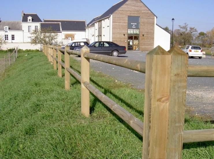 Travaux de clôtures en bois pour délimiter un parc Bouches du Rhône