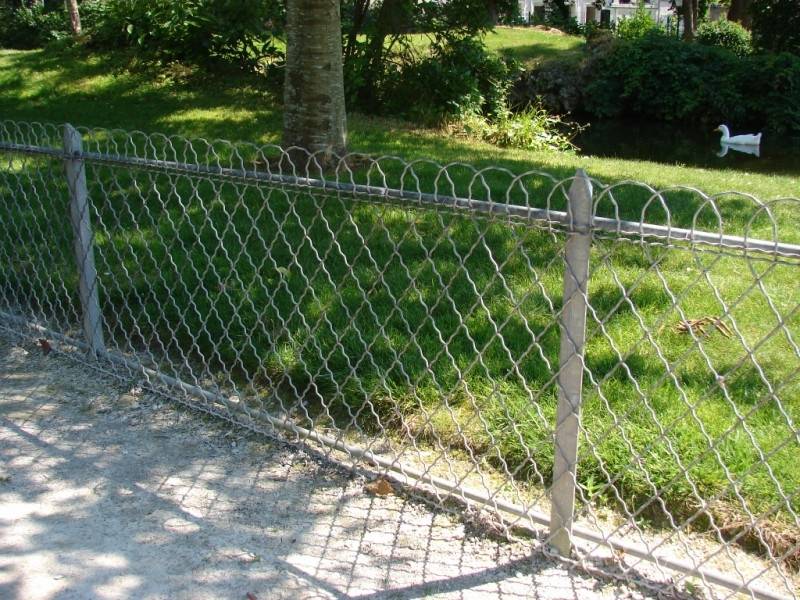 Installation de clôture pour jardin public dans les Bouches du Rhône